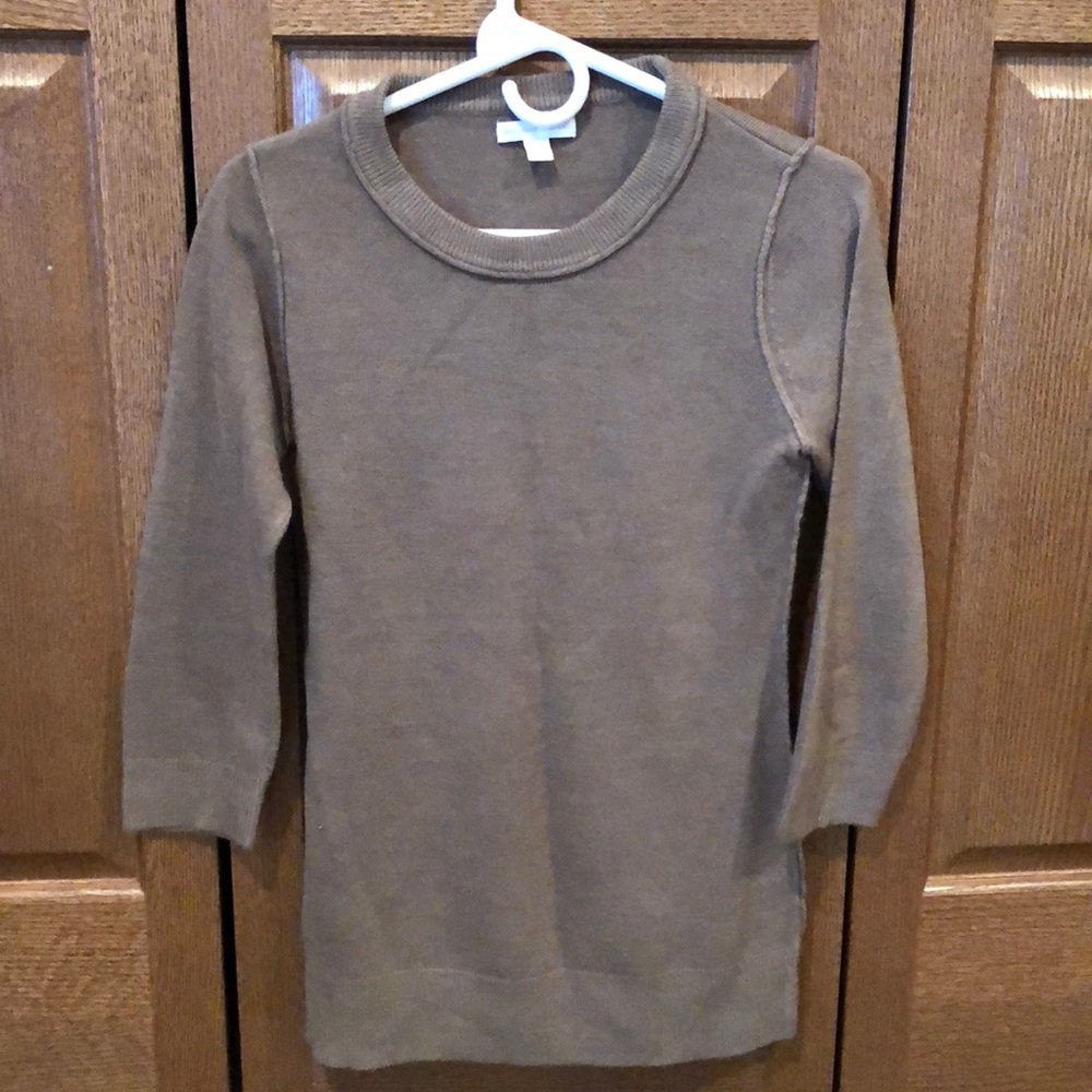 Light weight sweater